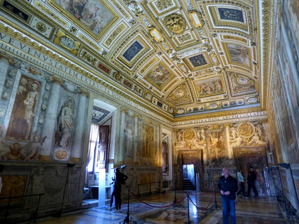 chateau saint ange vue interieure