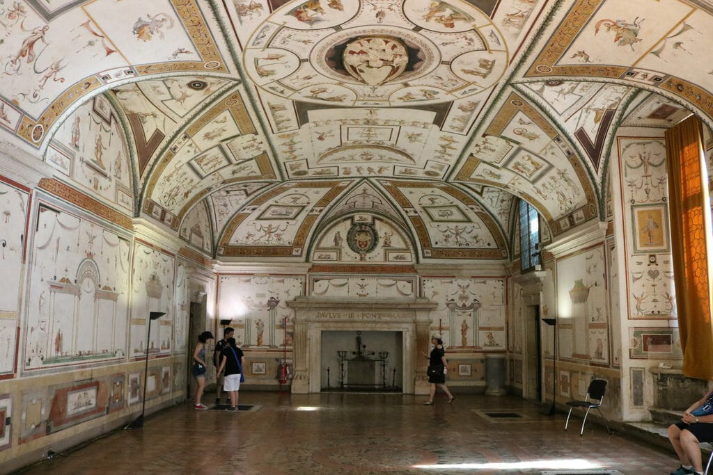 pieces dans chateau saint ange