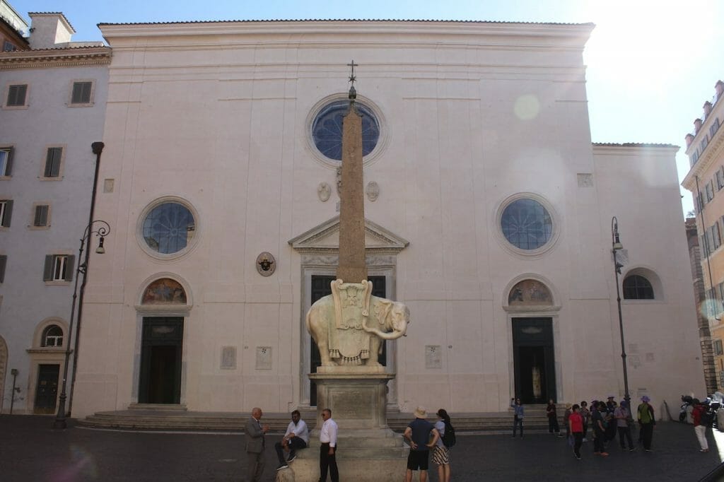 place de la minerve rome eglise santa maria sopra minerva