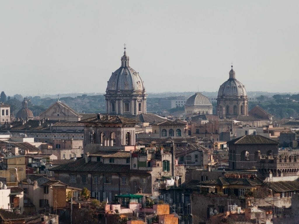 Vue toit Rome au mois de mai