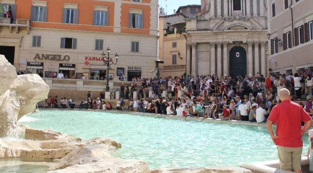 fontaine trevi rome juin