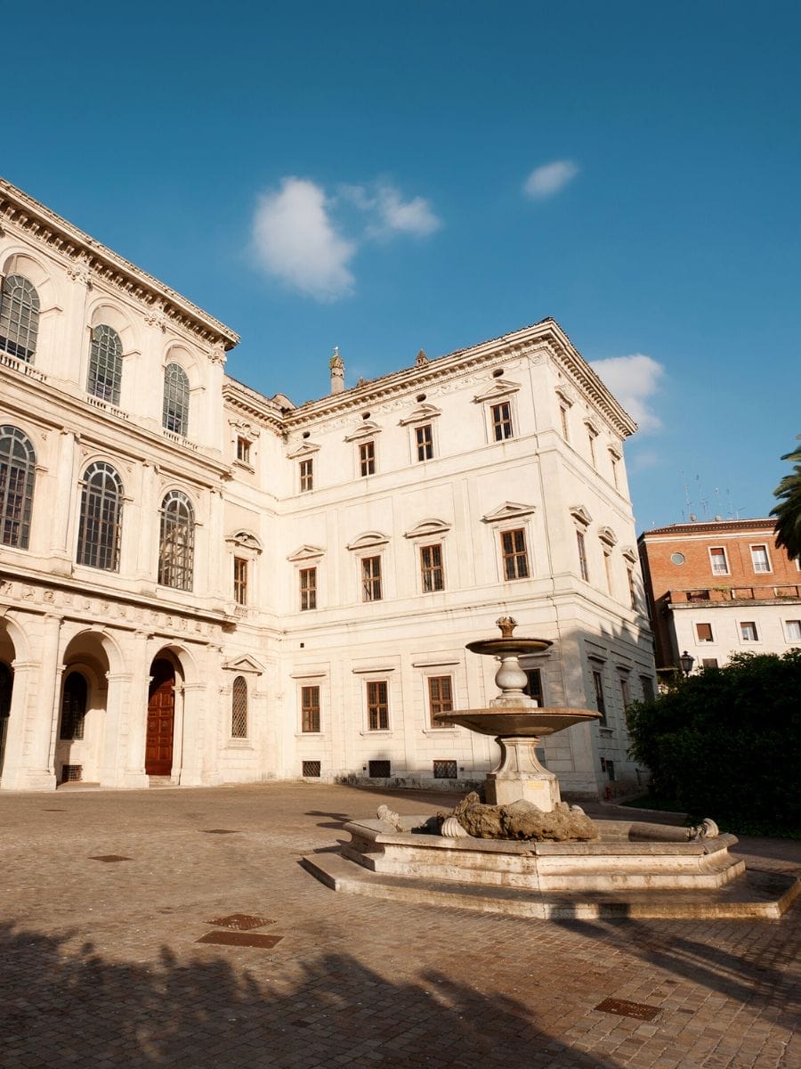 Explore le Palais Baroque du Palazzo Barberini