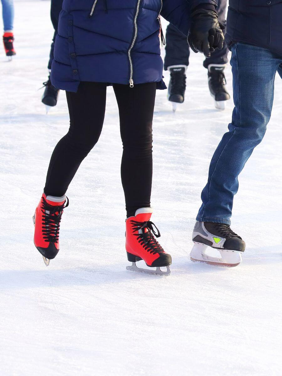 Faire du patin à glace