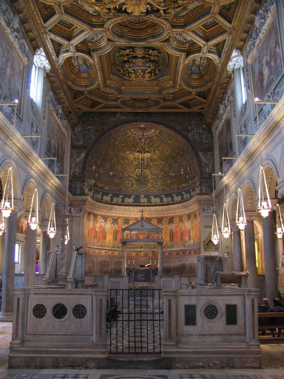 l’intérieur Basilique Saint-Clément-du-Latran