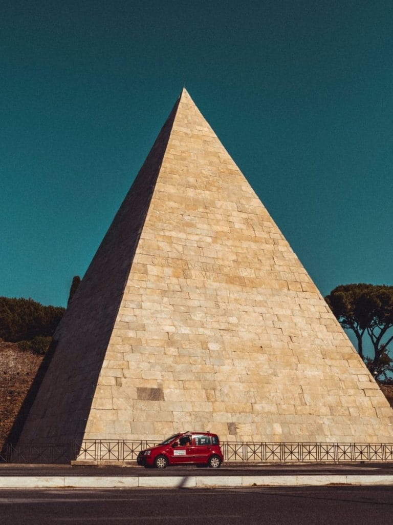 visiter la pyramide de Cestius Rome