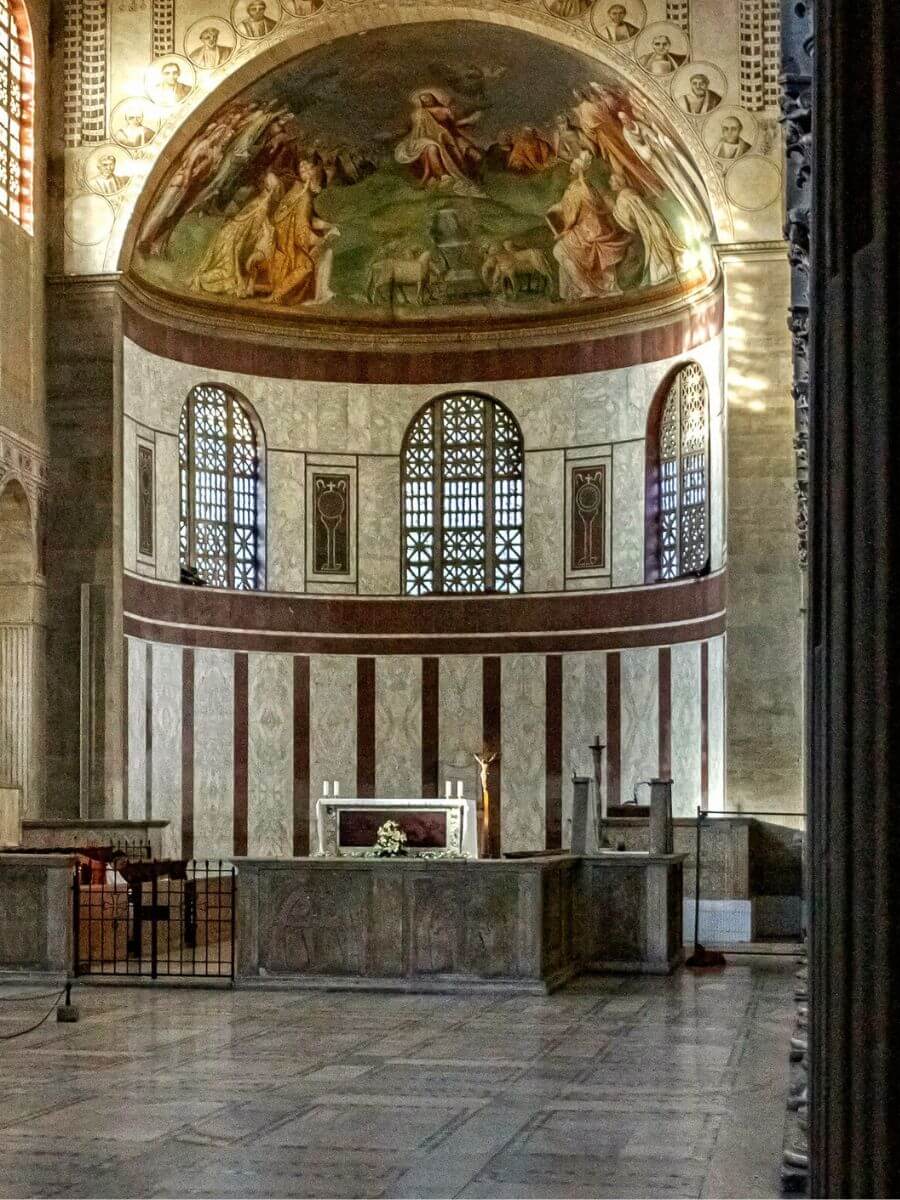 La Basilique Santa Sabina colline de l'Aventin